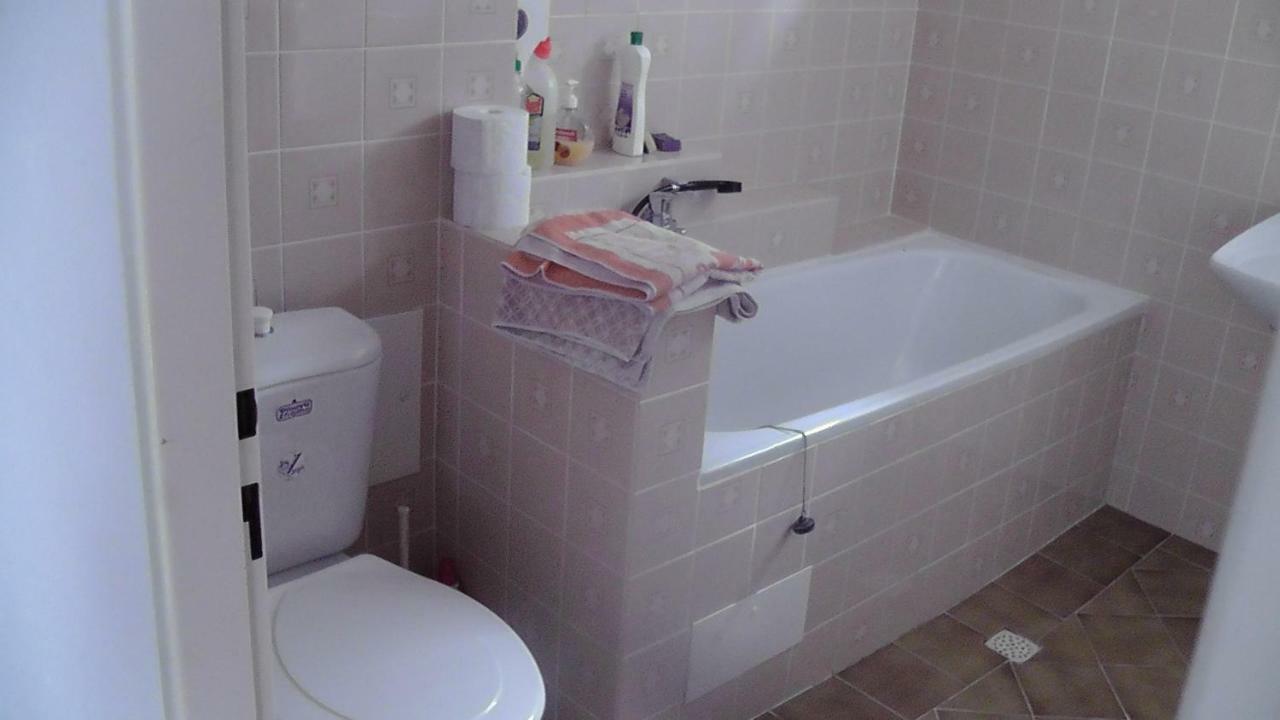 Apartman 6 Km Od Centra Banskej Bystrice Banská Bystrica Exterior foto